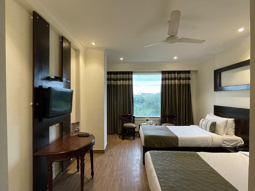 Royale Sarovar Portico Agra Agra  Exterior photo
