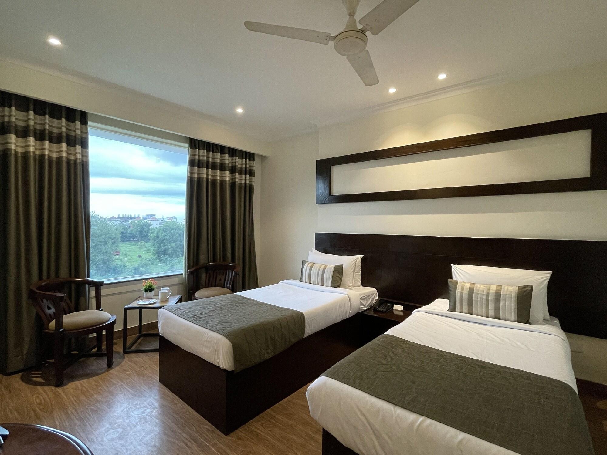 Royale Sarovar Portico Agra Agra  Exterior photo