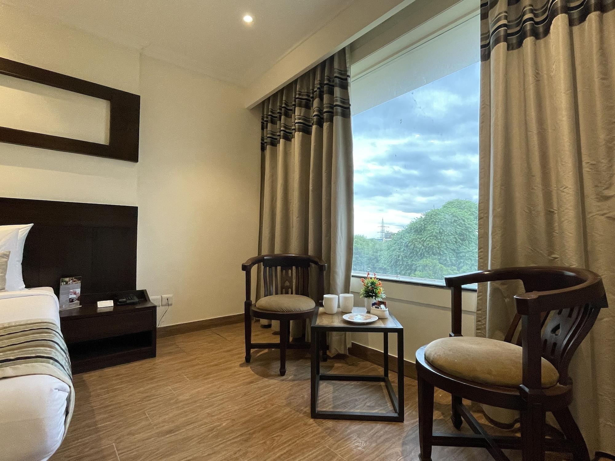 Royale Sarovar Portico Agra Agra  Exterior photo