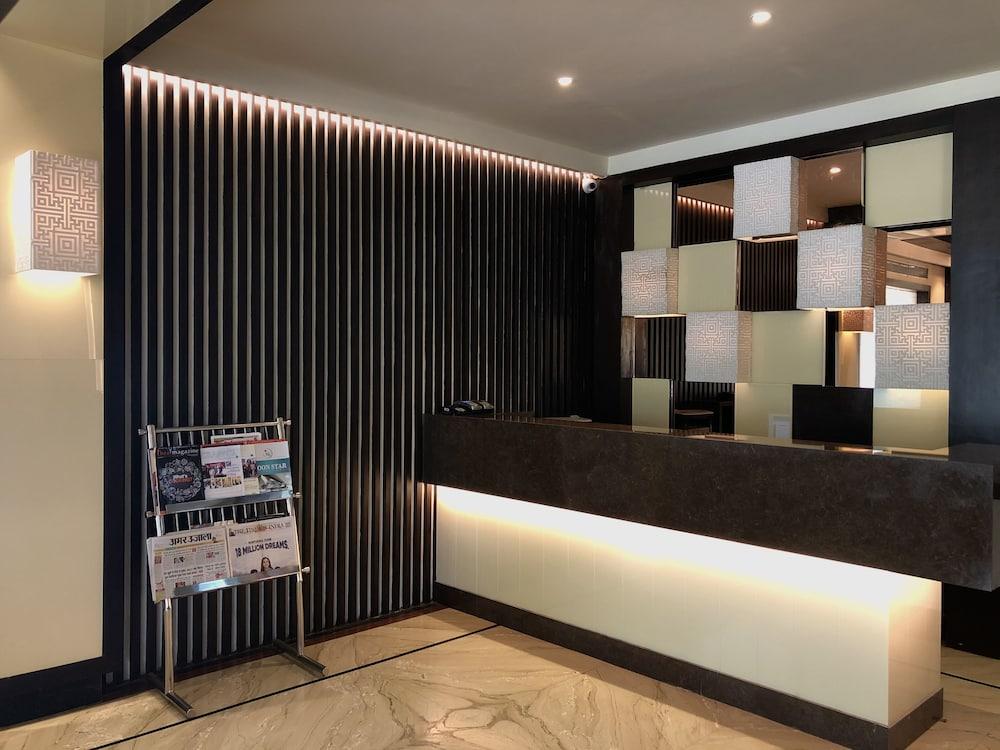 Royale Sarovar Portico Agra Agra  Exterior photo