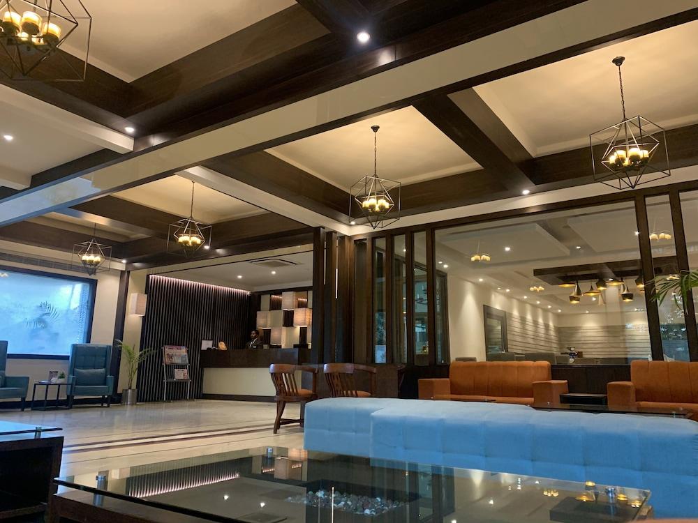 Royale Sarovar Portico Agra Agra  Exterior photo
