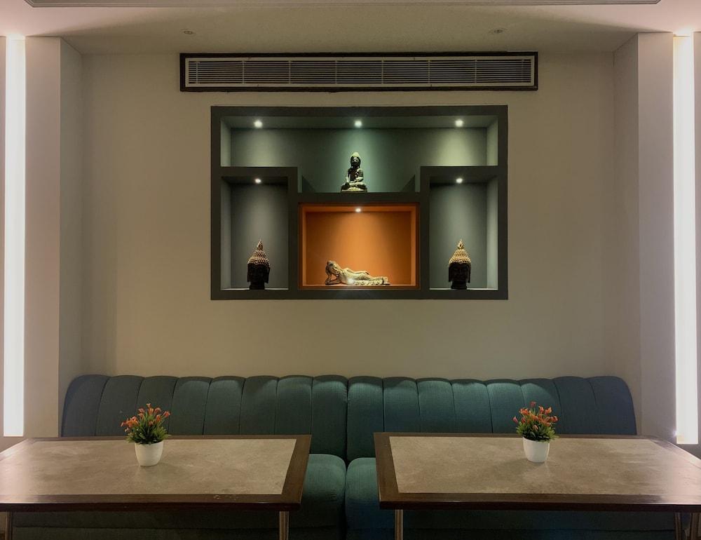 Royale Sarovar Portico Agra Agra  Exterior photo