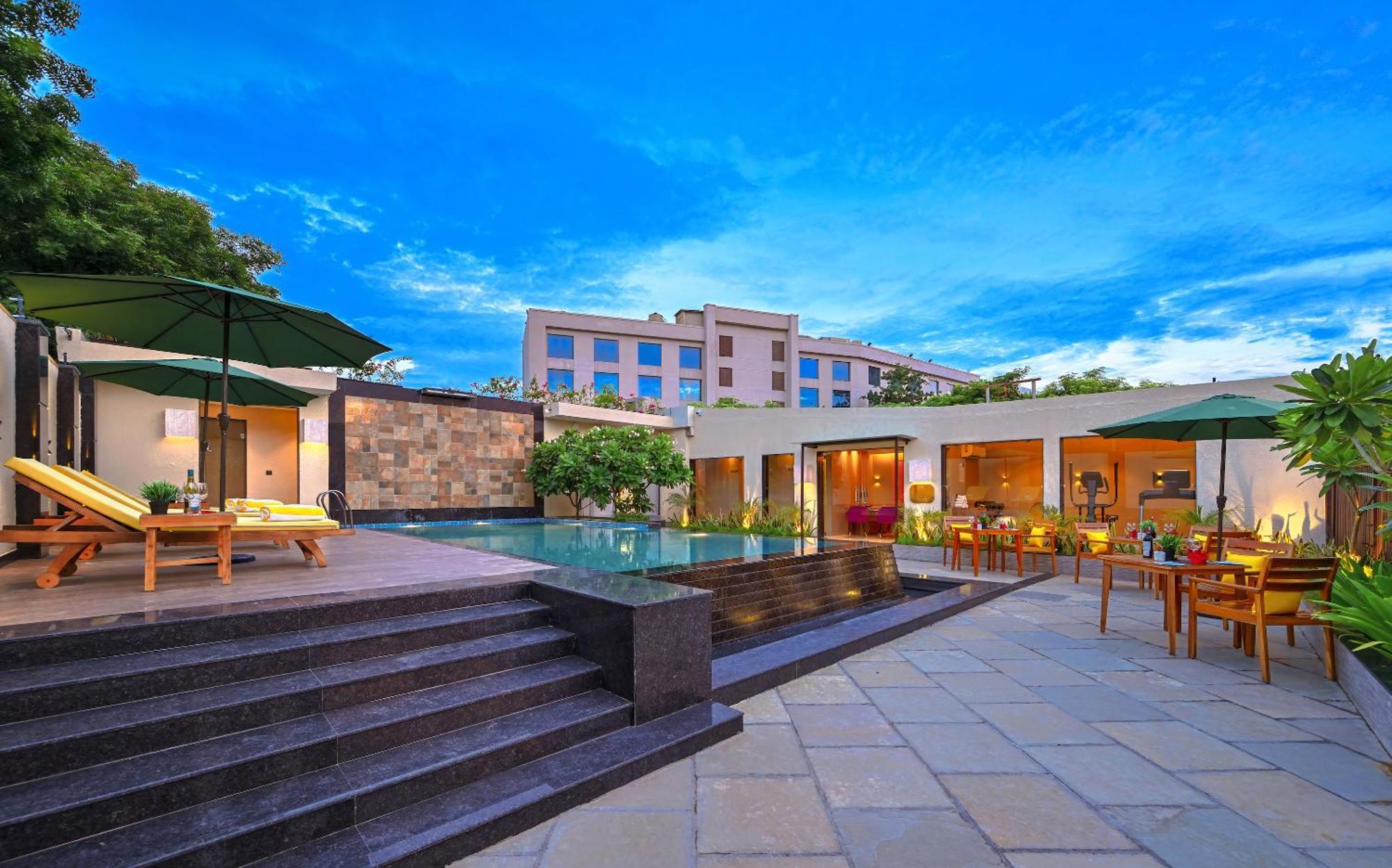 Royale Sarovar Portico Agra Agra  Exterior photo