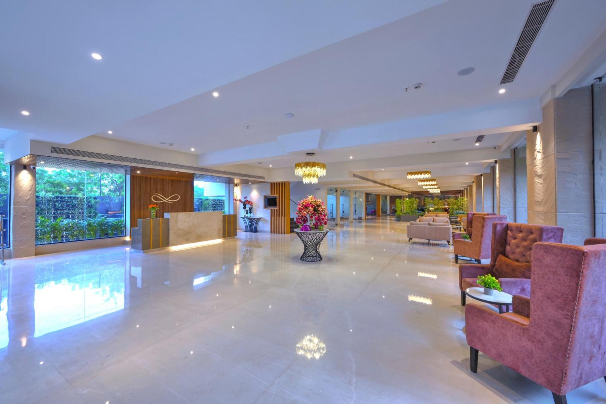 Royale Sarovar Portico Agra Agra  Exterior photo