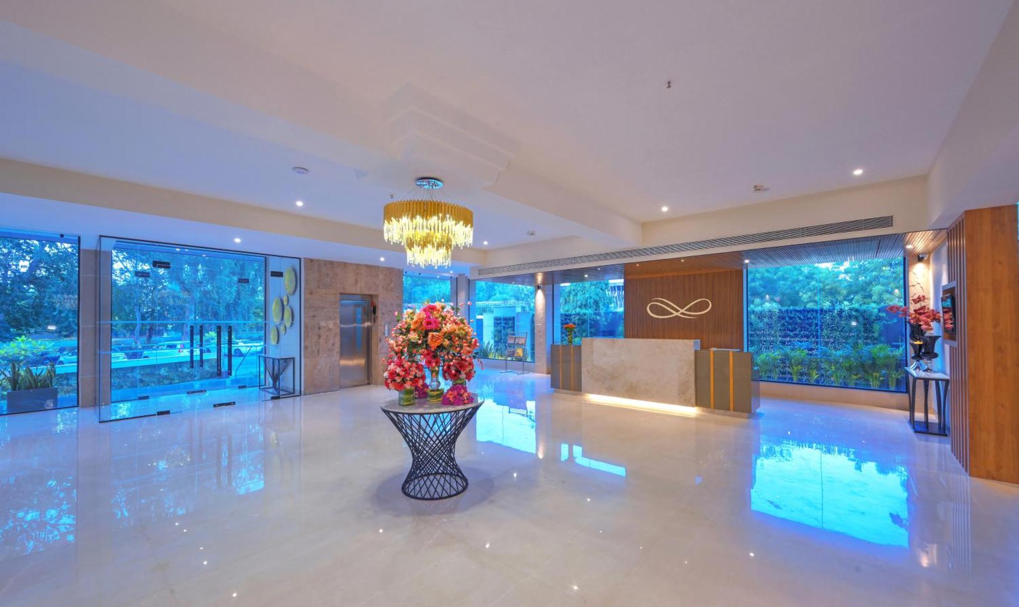 Royale Sarovar Portico Agra Agra  Exterior photo