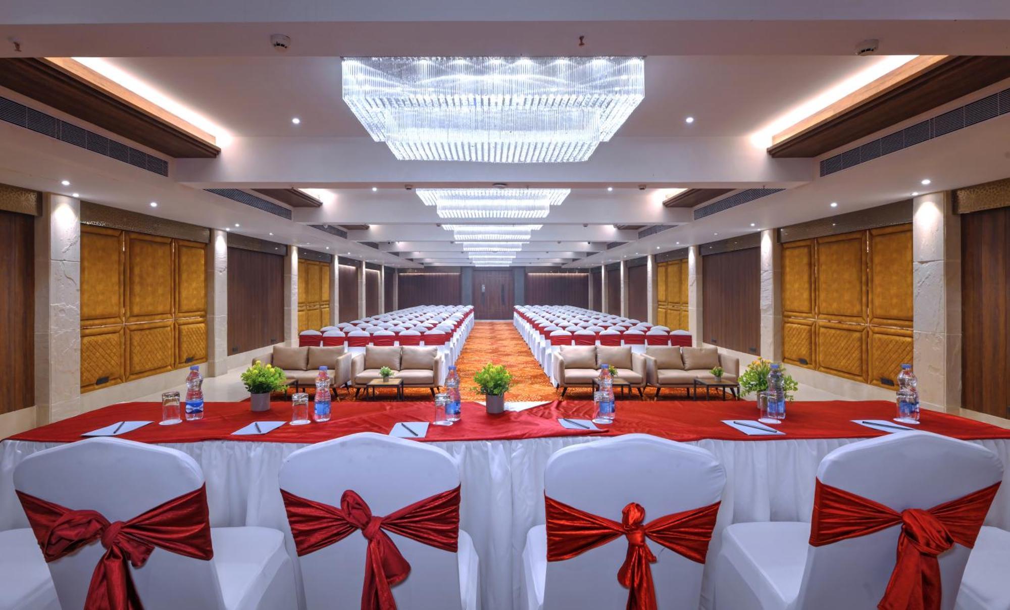 Royale Sarovar Portico Agra Agra  Exterior photo