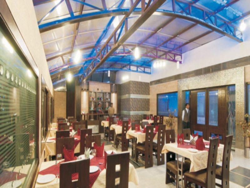 Royale Sarovar Portico Agra Agra  Exterior photo