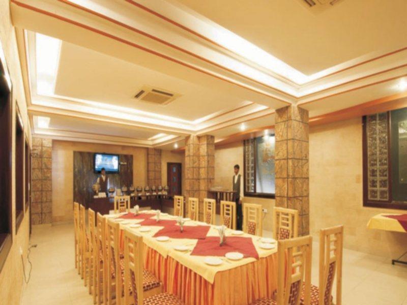 Royale Sarovar Portico Agra Agra  Exterior photo