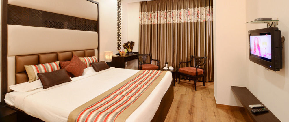 Royale Sarovar Portico Agra Agra  Exterior photo