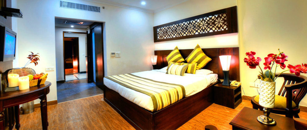 Royale Sarovar Portico Agra Agra  Exterior photo